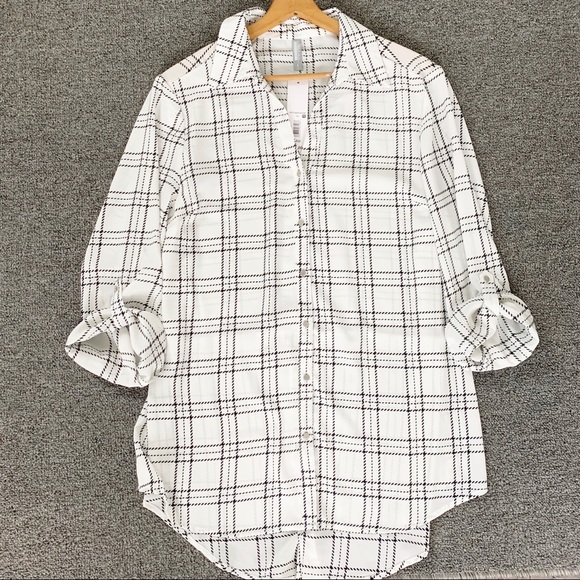 Massini Tops - 🆕 MASSINI White Black Plaid Split Back Blouse Top